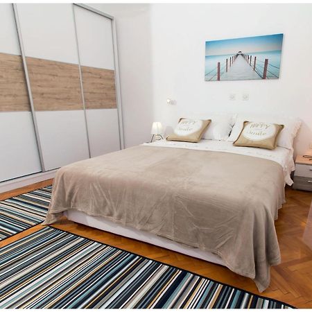 Large Apartment Between Split And Trogir Kaštela Eksteriør billede