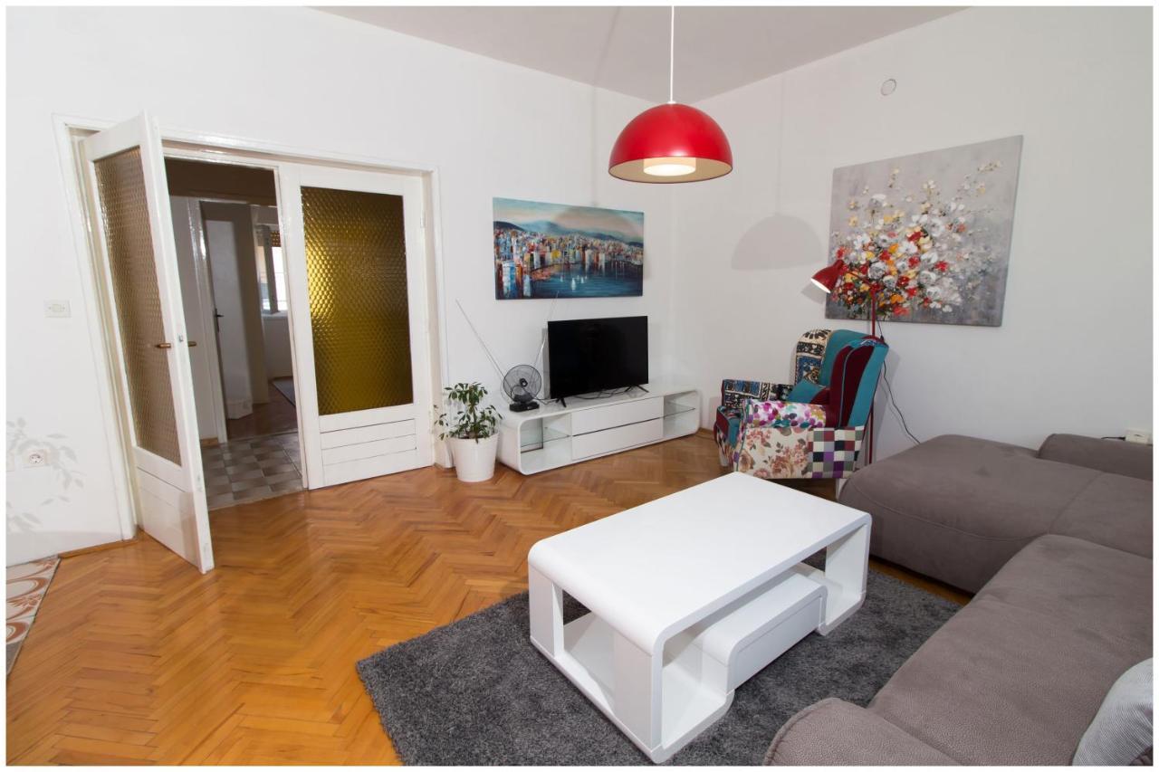 Large Apartment Between Split And Trogir Kaštela Eksteriør billede