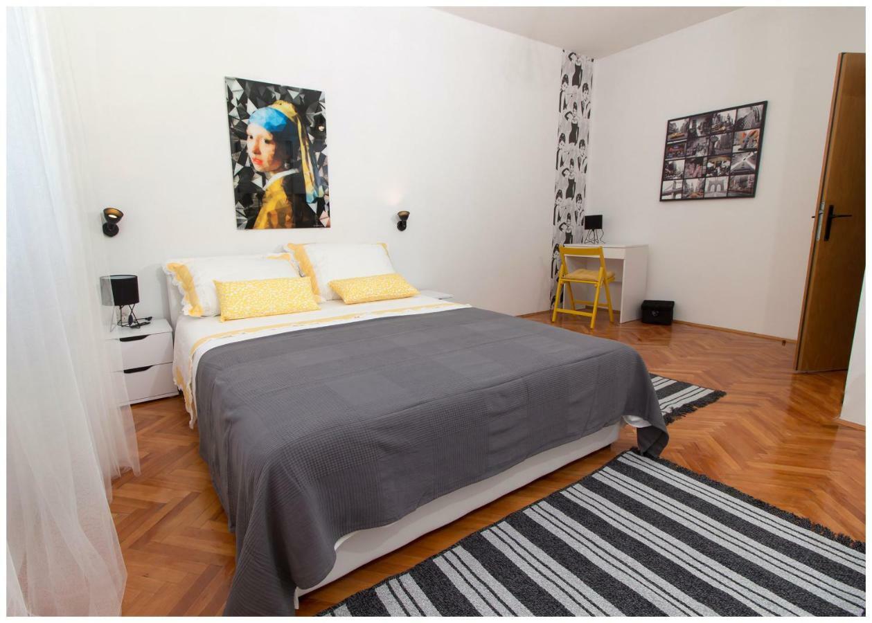 Large Apartment Between Split And Trogir Kaštela Eksteriør billede