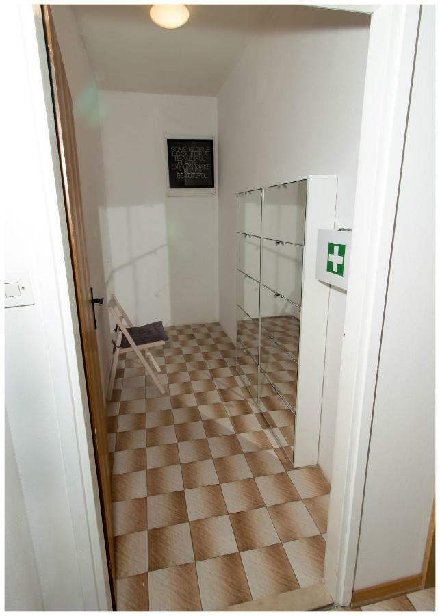 Large Apartment Between Split And Trogir Kaštela Eksteriør billede