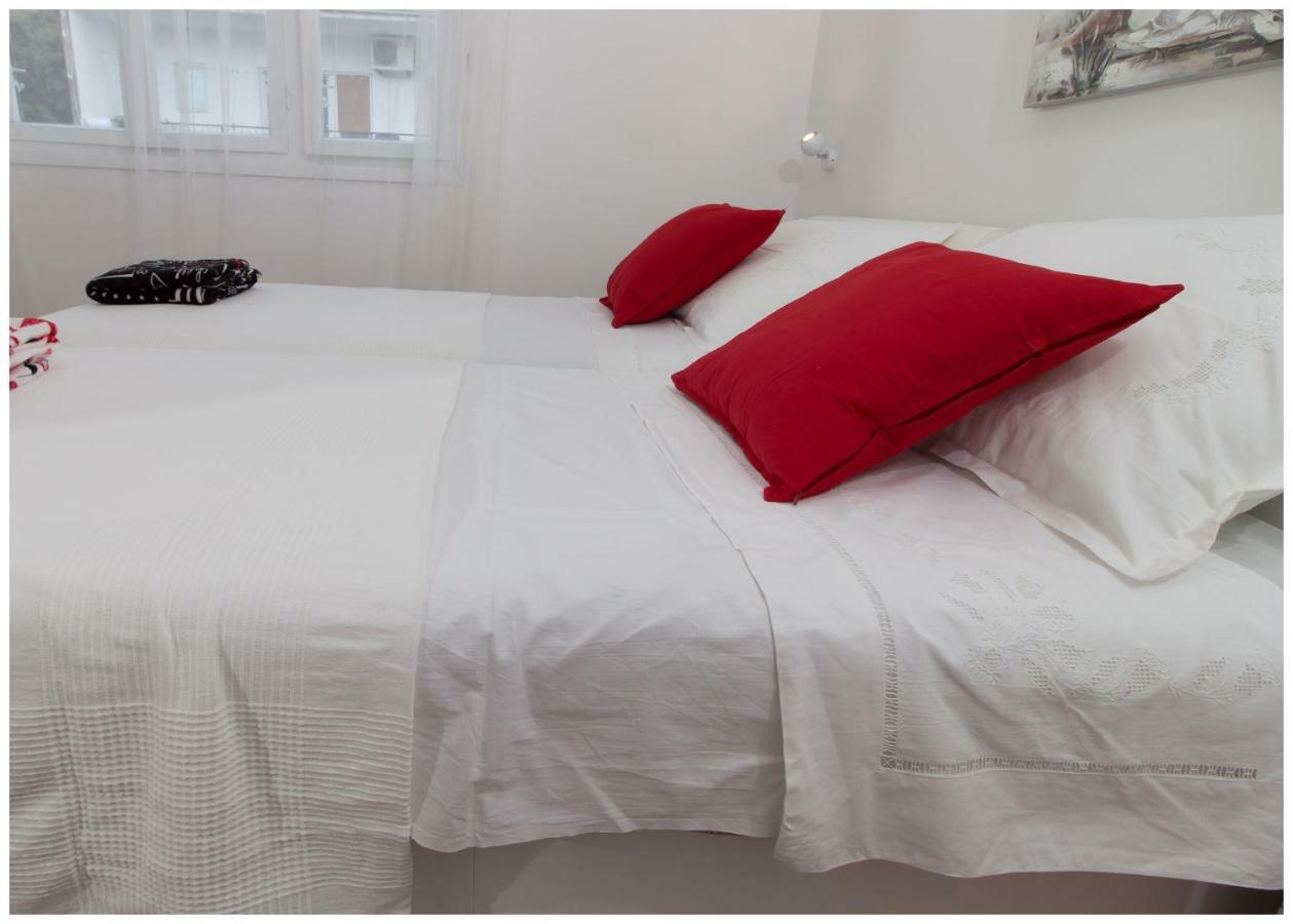 Large Apartment Between Split And Trogir Kaštela Eksteriør billede